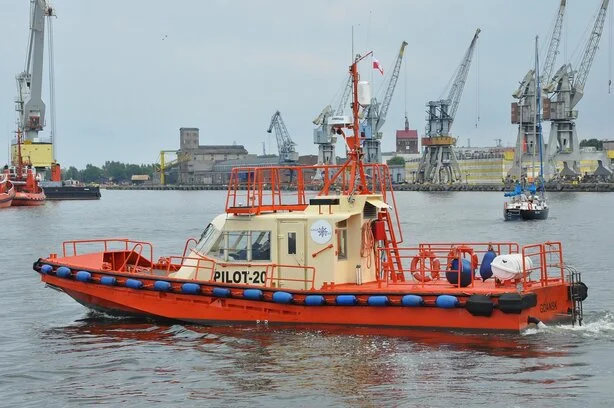 OBD versus hardwired GPS trackers comparison